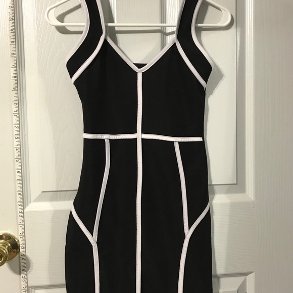 LOT OF 2 EUC STRAPPY SPRING SUMMER DRESS XS - Picture 2 of 5